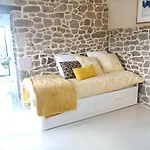 La Tentonniere شقة